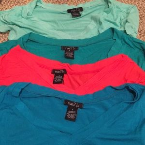 Set of 4 V-Neck Tees